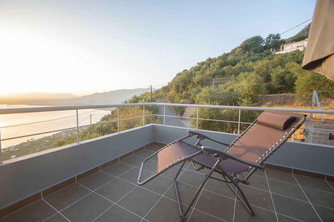Messinian Sunset Villa Каламата Екстериор снимка